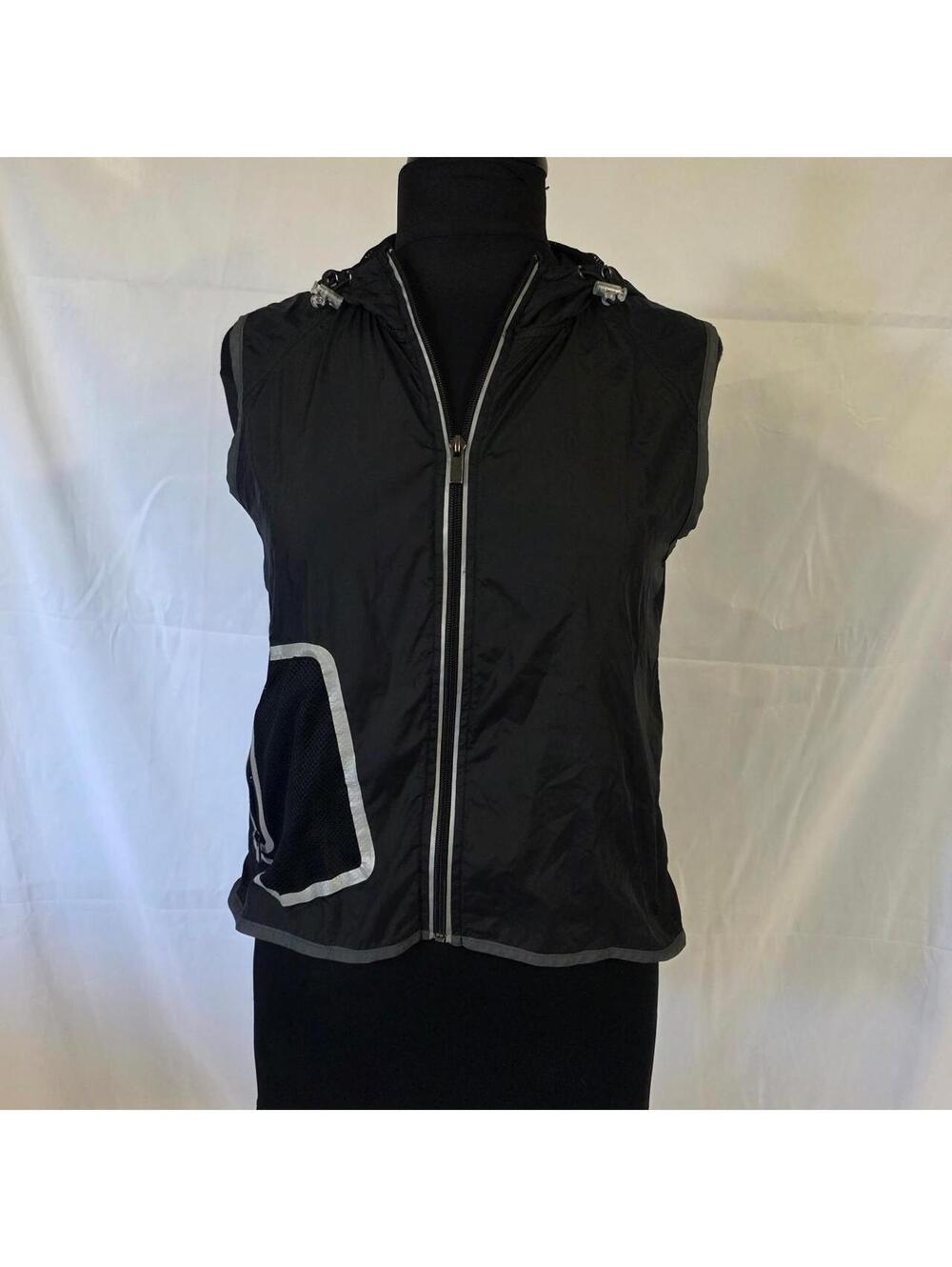 Reflex black running vest with hood and pocket. Size M #running #athleticwear